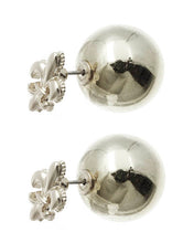 Load image into Gallery viewer, Fleur De Lis Earrings

